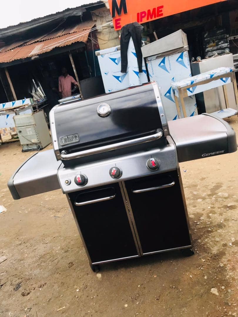3-Burner Gas BBQ Grill with Side Tables